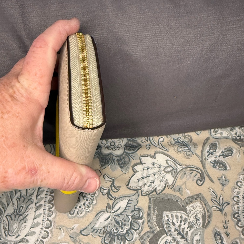 Kate Spade Cream and Yellow Wallet with Bold Stripe - Picture 4 of 10